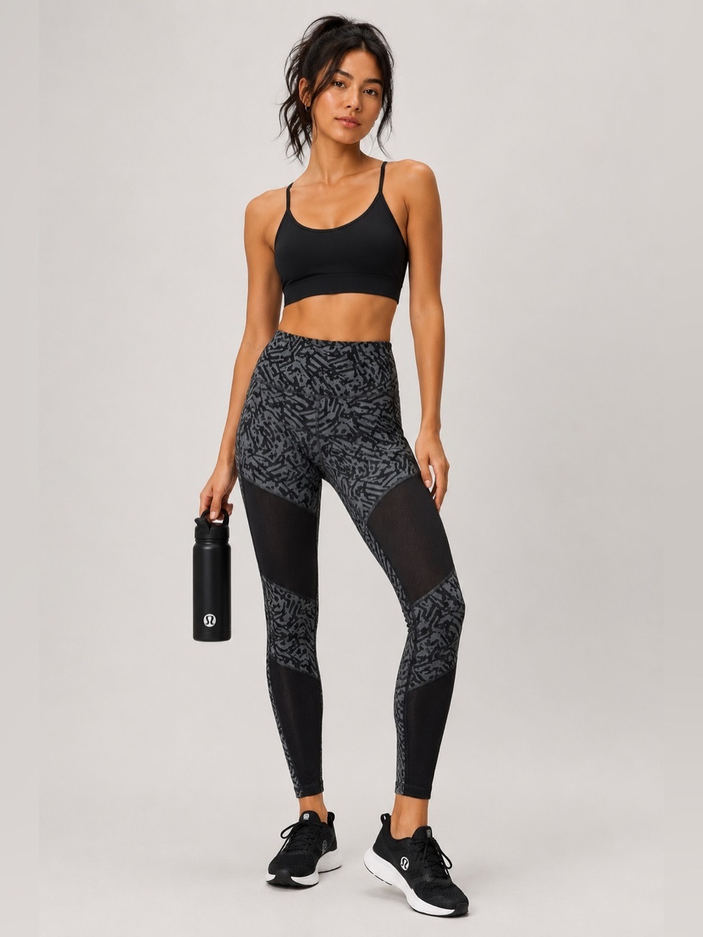 Lululemon Size 8 Black & Grey Abstract Print Mesh Panel Leggings